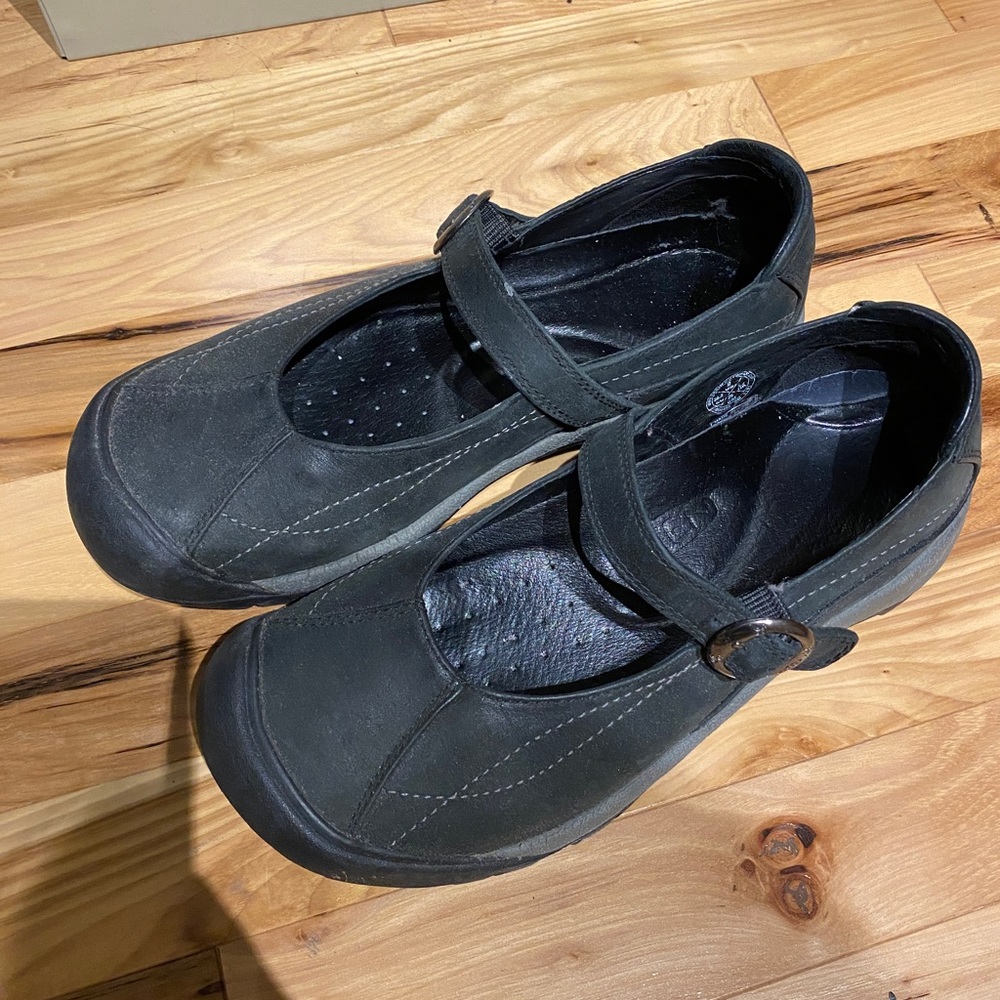 Keen leather shoes